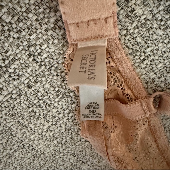 Victoria’s Secret Dream Angels Lined Demi Bra in Pink and Nude size 34D - Picture 9 of 9